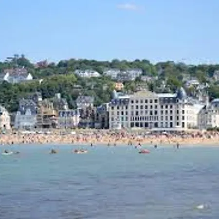 Bel 2 Pieces Avec Balcon, A 2 Min De La Gare - Fr-1-712-75 Lägenhet Deauville